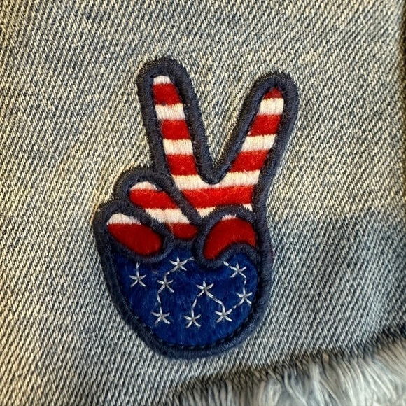 NWOT Mossimo High Rise Blue Jean Cutoff Shorts Embroidered Patches Size 4/27 - Picture 8 of 8